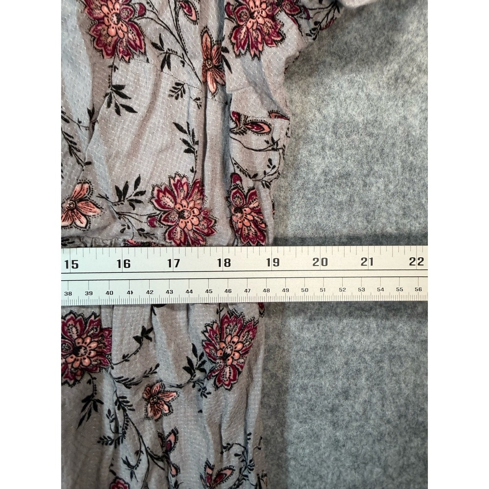 Torrid Grey Floral Lace Accent Babydoll Tunic Top Button Front High Low‎ Size 2 - Picture 5 of 6